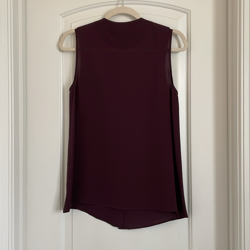 Theory 100% silk plum blouse - Picture 4 of 4